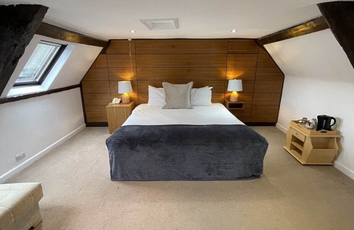 Llandovery Hotel | The Castle Hotel