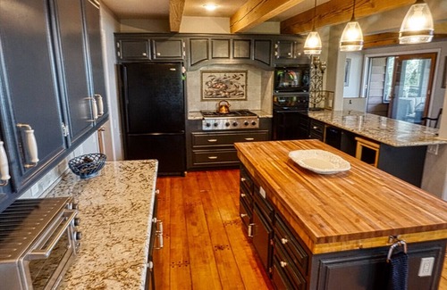 Lake Arrowhead Otro | The Castle II con majestuosas vistas al lago y 2 Master Suites: ¡mira el video!