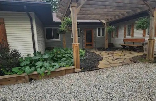 Lewisburg Apartamento | The Cedar Door Place