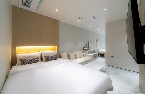 Seogyo-dong Hotel | The Central Hongdae