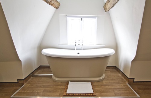 Salisbury Hotel | The Chapter House