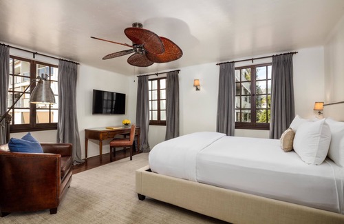Beverly Grove Hotel | The Charlie Hotel