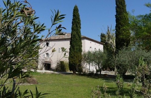 Sollies Pont Casa | The charm of a Provencal country house