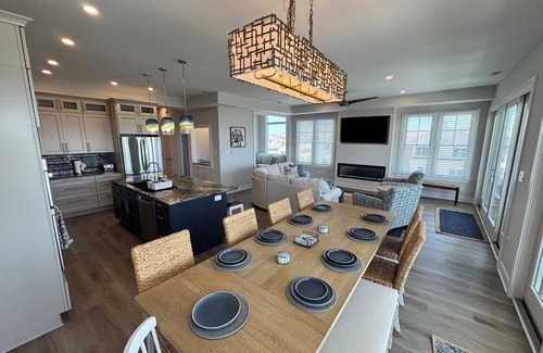 Gold Coast Casa | The Charm of Coastal Living!