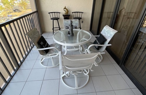 Burnt Store Marina Condominio | The CHART ROOM -with off the chart views!!
