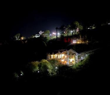 Fagu Hotel | The Charvi Retreat Kufri I Vacations I Conference I MICE I Family Events I Open Air Terrace I Sky Bonfire I Wooden Rooms With Pvt Balconies I Kufri by Exotic Stays