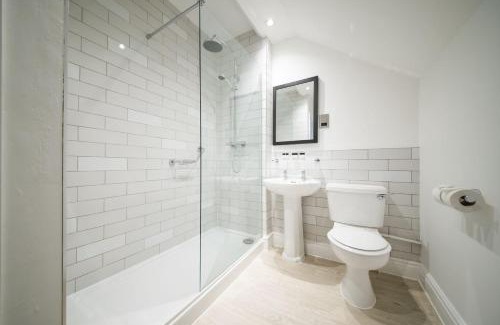 Rowton Hotel | The Cheshire Cat by Innkeeper's Collection