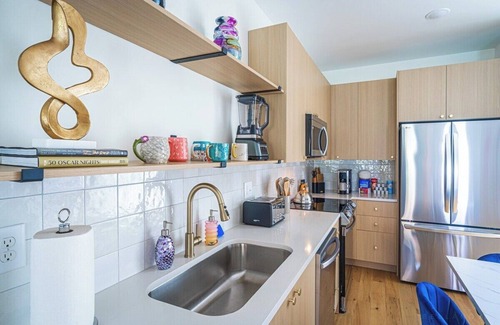 Highland Park Casa | The Chic Escape | Mini Golf | Luxe Hot Tub | Games