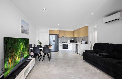 Sandstone Point Apartamento | The Chic Marina Escape