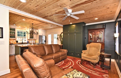 Cherry Street Cabaña | The Christmas Tree House