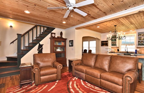 Cherry Street Cabaña | The Christmas Tree House