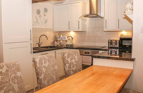 Blackwell in the Peak Cabaña | The Church Inn Cottage