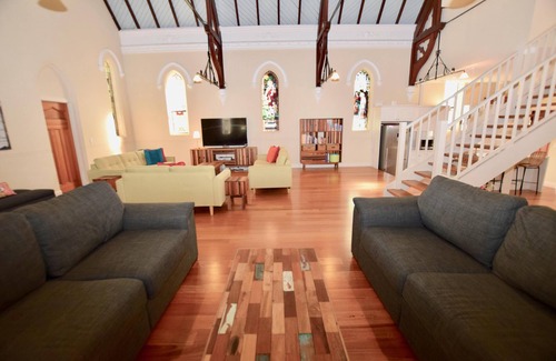 Woodford Casa | La Iglesia @ Woodford