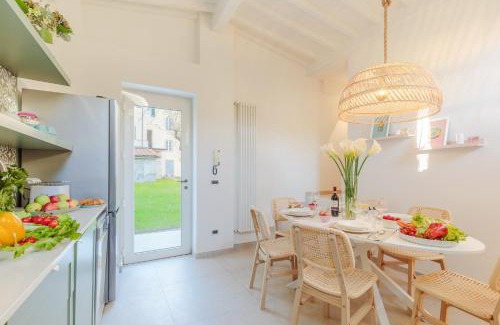 Lucca Historical Center Apartamento | The City Oasis, a Villa inside Lucca with Private