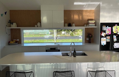 Matakana Casa | The Club House (with a spa pool)