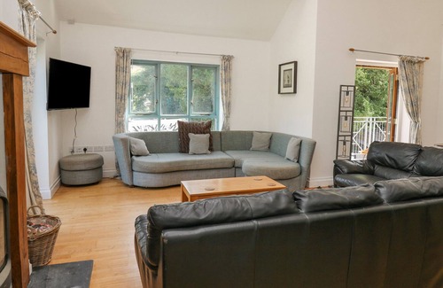 Machynlleth Casa | THE COACH HOUSE AT PLAS DOLGUOG, pet friendly in Machynlleth