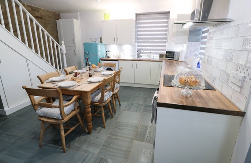 Thornton Casa | THE COACH HOUSE, pet friendly in Thornton, West Yorkshire