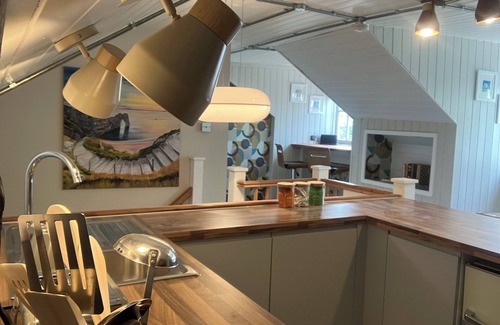 Dorchester Cabaña | THE COACH HOUSE - TRINITY LODGE, pet friendly in Cerne Abbas