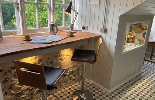 Dorchester Cabaña | THE COACH HOUSE - TRINITY LODGE, pet friendly in Cerne Abbas