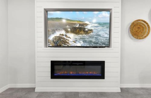 Seminole Casa | The Coastal Retreat Modern 3BR Home with Beachy Charm