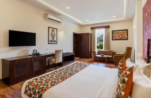 Shavri Colony Hotel | The Colonial - A Lake View Hotel in Udaipur