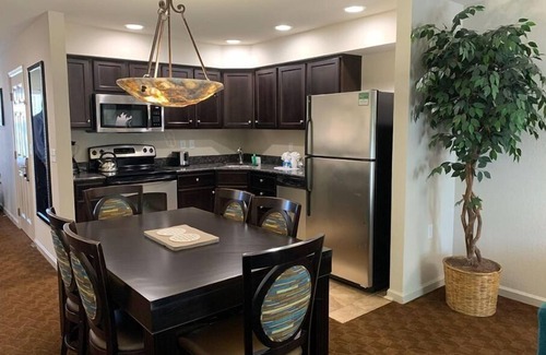 Williamsburg Apartamento | The Colonies at Williamsburg Suite B Two bedroom, Two bathrooms.