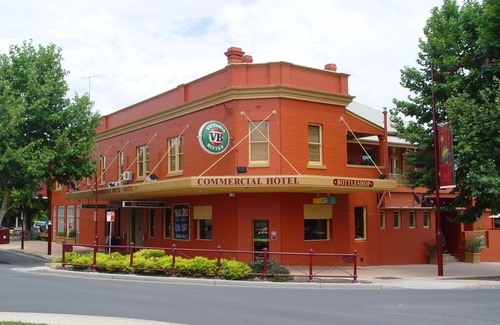 Tumut Hotel | The Commercial Hotel
