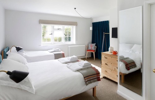 Ebbesborne Wake Hotel | The Compasses Inn