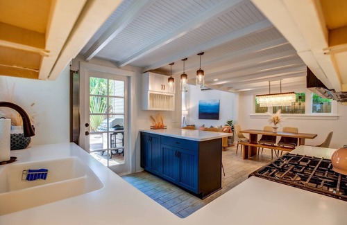 The Meadows Casa | The Conch Chateau: Stylishly Renovated Conch House in the Heart of Key West, Heated/Chilled Pool!