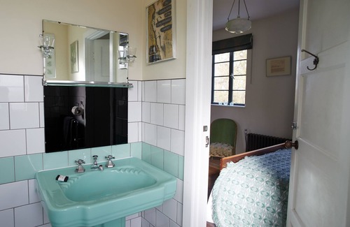 Walsingham Cama Y Desayuno | The Control Tower Vegetarian B&B
