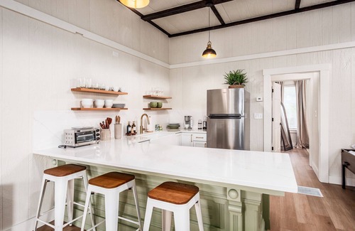 New Plymouth Cabina | The Copper & Oak House + Pickleball l Hot Tub
