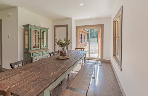 Brownsburg-Chatham Chalet De Esquí | The Corzo - modern farmhouse with hot tub!