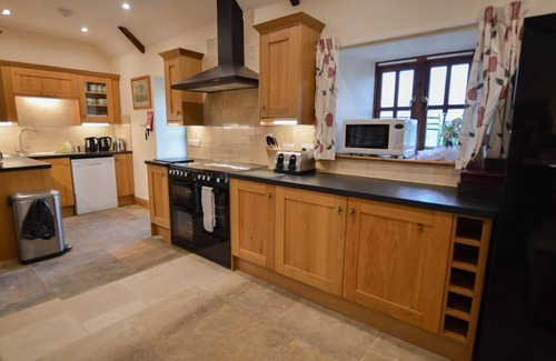 Carterton Casa | The Cotswold Manor House, Exclusive Hot Tub, Juegos / Event Barns, 70 acres de Parkland