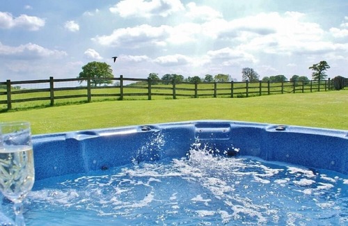 Carterton Casa | The Cotswold Manor House, Exclusive Hot Tub, Juegos / Event Barns, 70 acres de Parkland