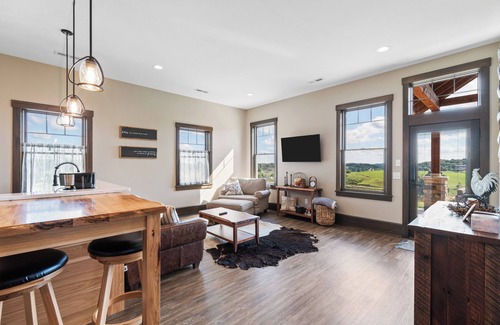 Sugarcreek Cabaña | The Cottage at Heritage Hill