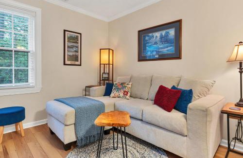 West Southern Pines Casa | The Cottage at Knollwood Manor