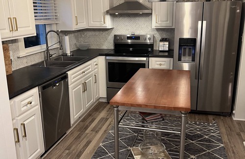 Greenville Casa | "The Cottage" - Charming Home, walking distance to Downtown Greenville!