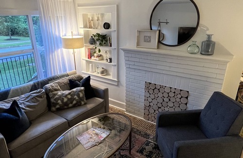 Greenville Casa | "The Cottage" - Charming Home, walking distance to Downtown Greenville!
