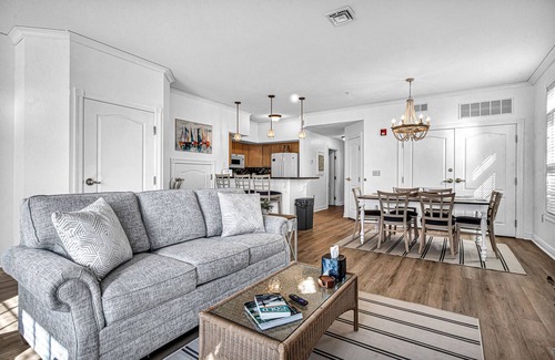 Sheboygan Condominio | The Cottage - Newly Renovated Beachfront Condo on Lake Michigan