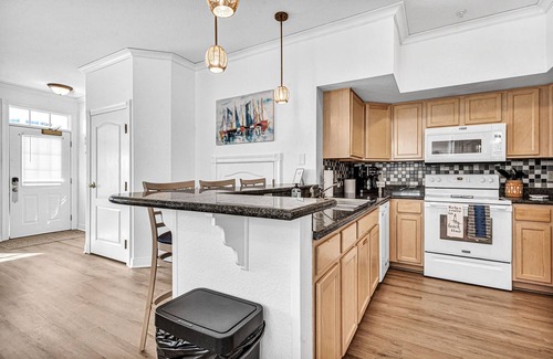Sheboygan Condominio | The Cottage - Newly Renovated Beachfront Condo on Lake Michigan