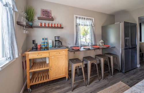 Sioux Falls Casa | The Cottage on Lowell, Near I-229, Sleeps 6, Dog Friendly