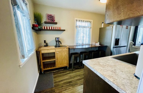 Sioux Falls Casa | The Cottage on Lowell, Near I-229, Sleeps 6, Dog Friendly