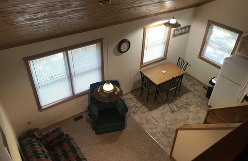 Posen Casa | The Cottage on Pine Ln @ Hemlock Hills en Mill Pond, cerca del lago Sunken con 2 kayak