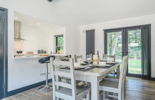 Wimborne Cabaña | THE COTTAGE, pet friendly, with a garden in Wimborne Minster