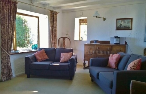 Wiseman's Bridge Cabaña | The Cottage - Sea Views, Direct Access to Beach