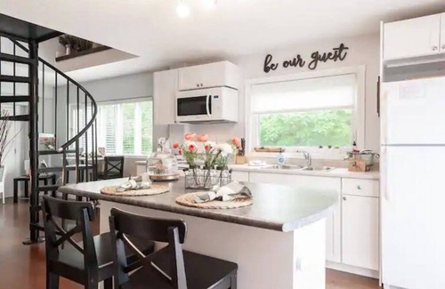 Waterloo Casa | The Cottage - Secluded Gem in the City