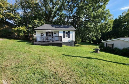 Burkesville Casa | The Cottage