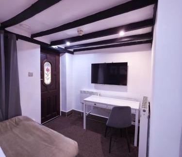 Astwick Hotel | The Courtyard Lodge