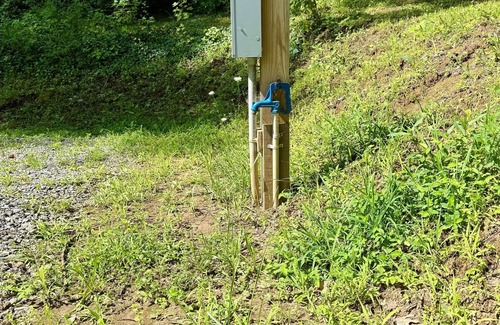 Robbinsville Alquiler De RV | The Cove Site 3- 50 Amp, Full Hookup, Picnic Table