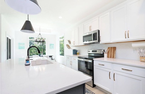 Polk City Casa | The Cove Vacation Home - Contemporary Ranch Near Saylorville Lake in Polk City!